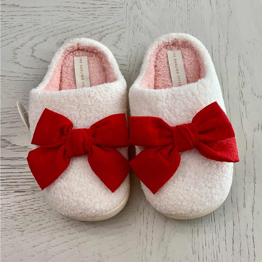 Darling Effect White Pink Slip-on Slippers Red Crepe Bow Accent 39 (5 - 7.5)